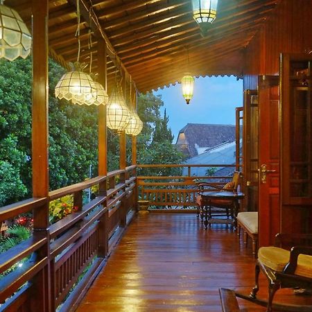 בנדונג Badjoeri Ethnic Wooden Homestay מראה חיצוני תמונה