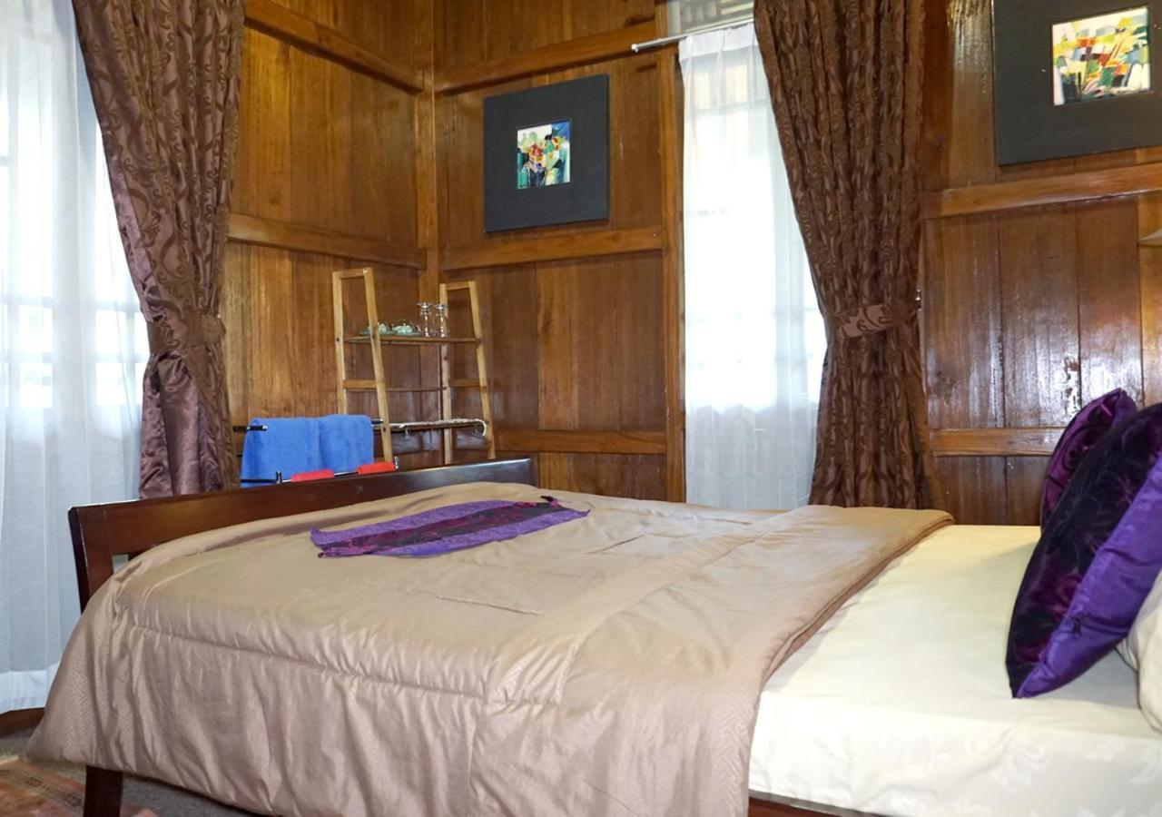 בנדונג Badjoeri Ethnic Wooden Homestay מראה חיצוני תמונה