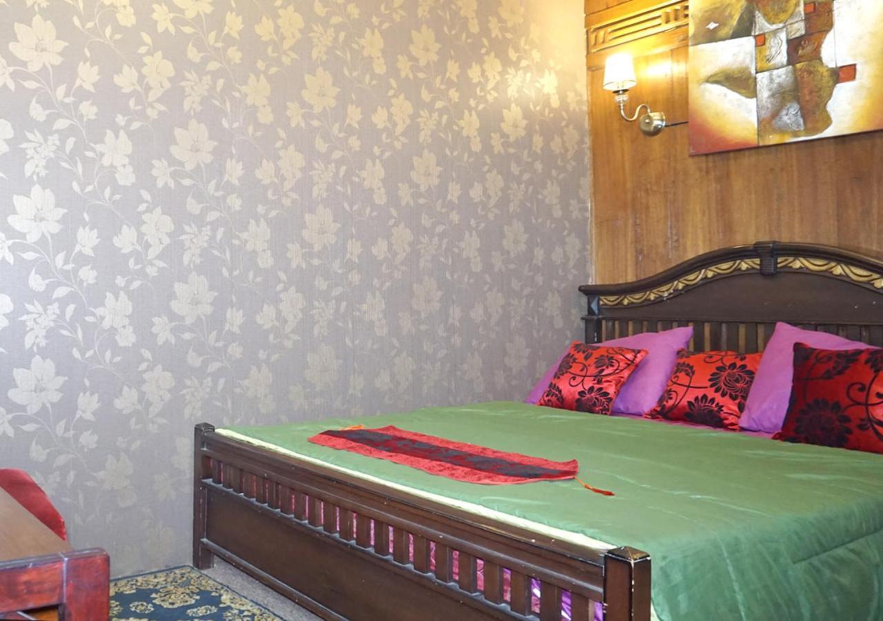 בנדונג Badjoeri Ethnic Wooden Homestay מראה חיצוני תמונה