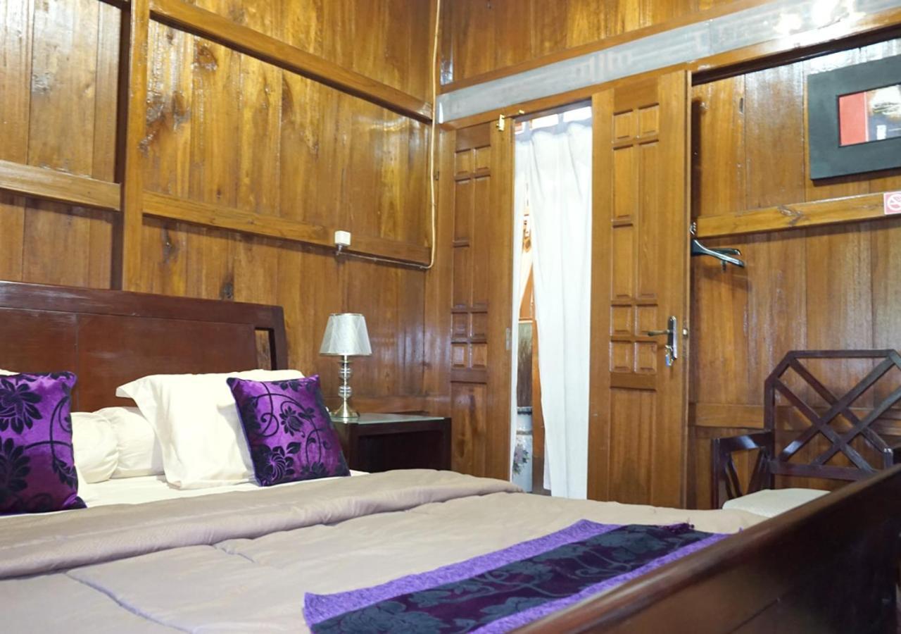 בנדונג Badjoeri Ethnic Wooden Homestay מראה חיצוני תמונה