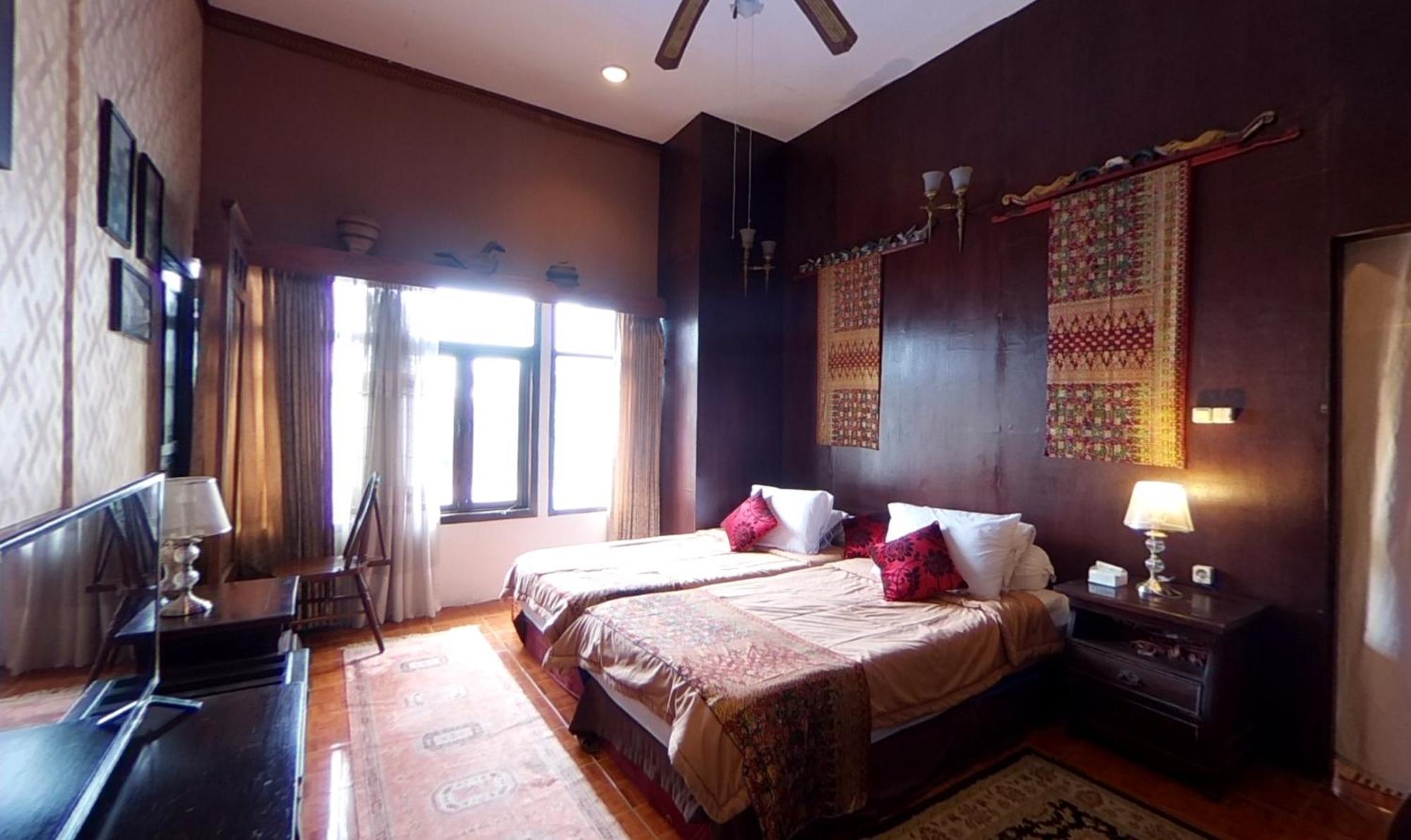 בנדונג Badjoeri Ethnic Wooden Homestay חדר תמונה