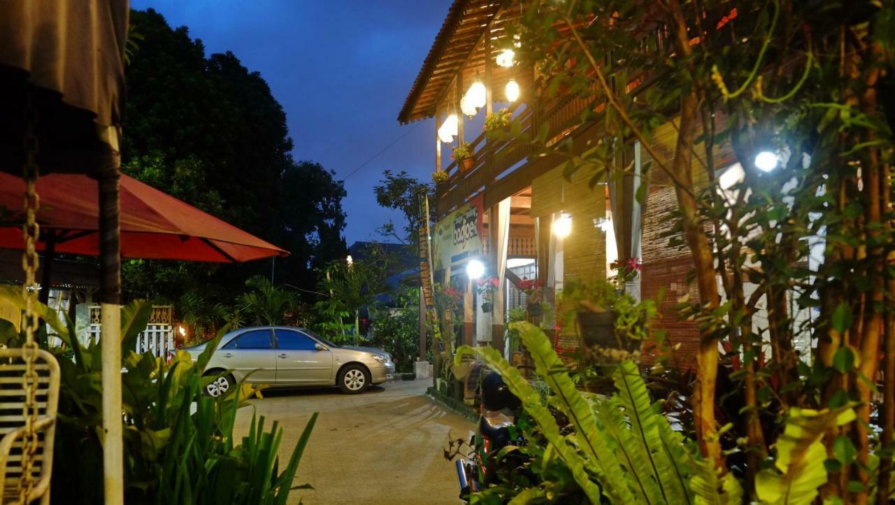 בנדונג Badjoeri Ethnic Wooden Homestay מראה חיצוני תמונה