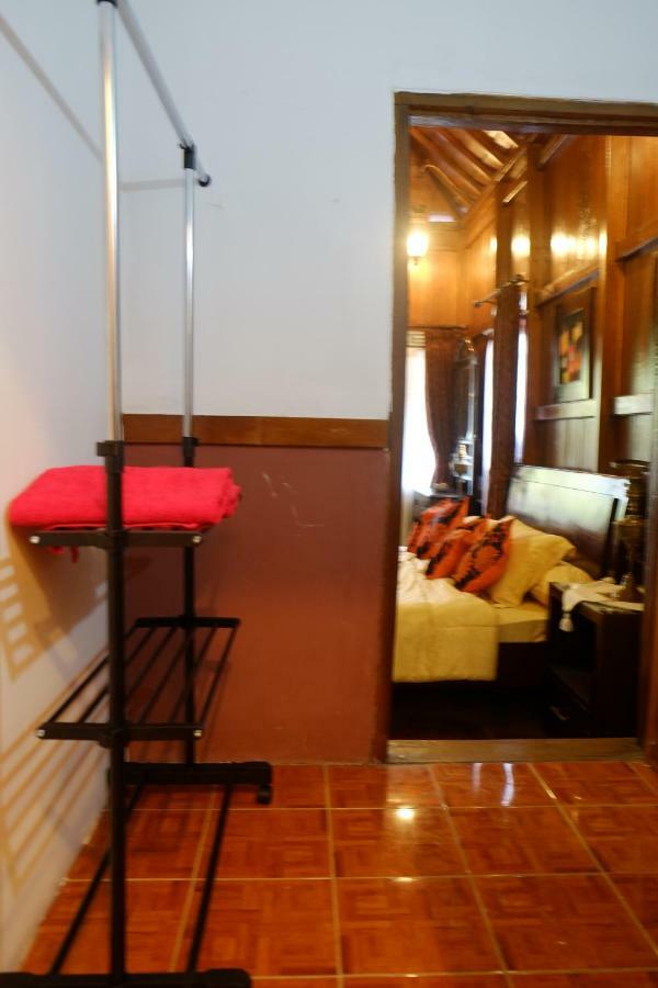 בנדונג Badjoeri Ethnic Wooden Homestay מראה חיצוני תמונה