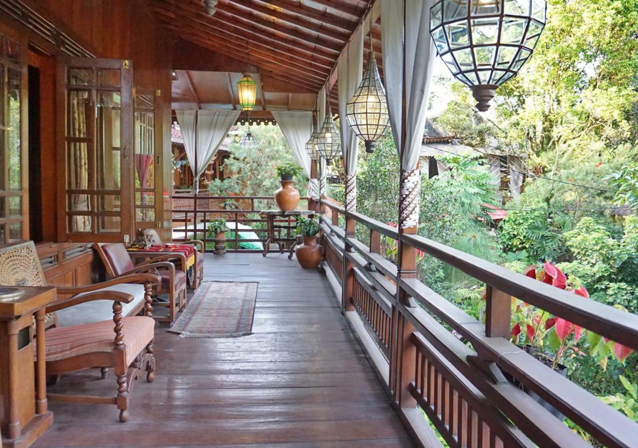 בנדונג Badjoeri Ethnic Wooden Homestay מראה חיצוני תמונה