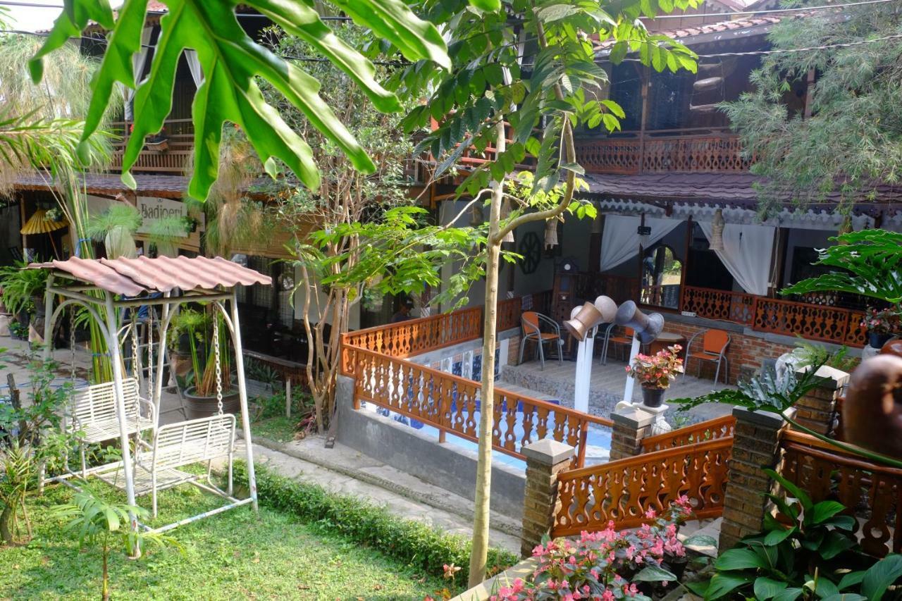 בנדונג Badjoeri Ethnic Wooden Homestay מראה חיצוני תמונה
