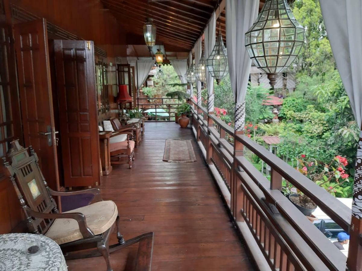 בנדונג Badjoeri Ethnic Wooden Homestay מראה חיצוני תמונה