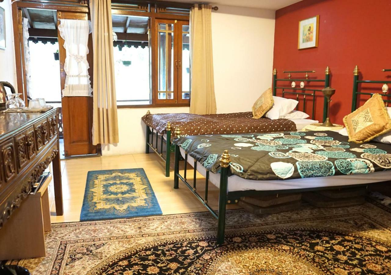 בנדונג Badjoeri Ethnic Wooden Homestay מראה חיצוני תמונה